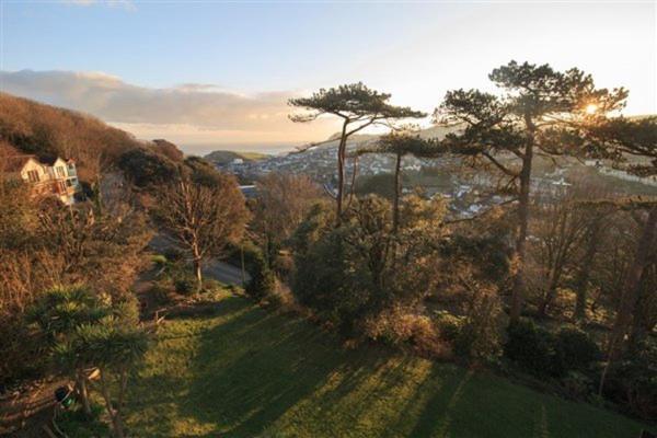 Westwell Hall Guest Accommodation, Bed & Breakfast, Luxury Rooms อิลฟราคูมบ์ ภายนอก รูปภาพ