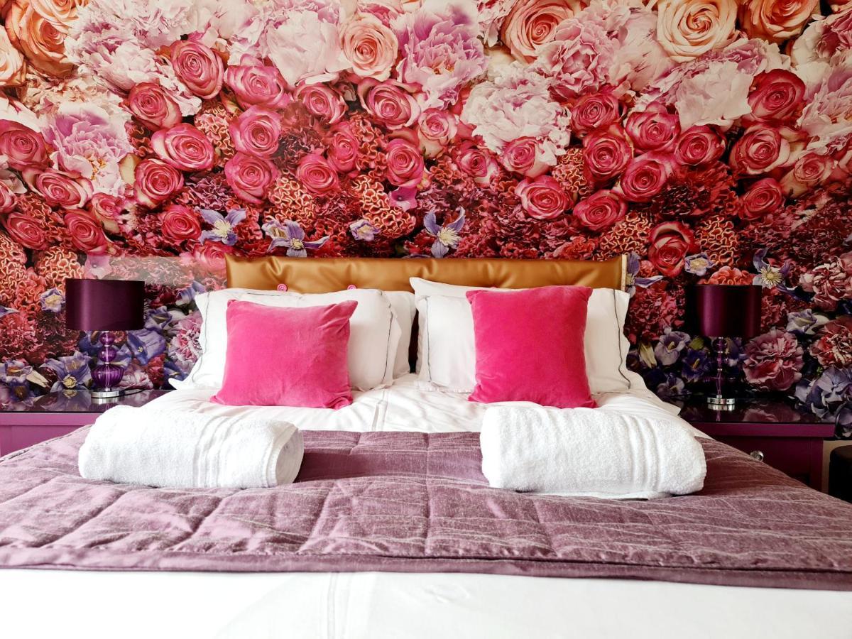 Westwell Hall Guest Accommodation, Bed & Breakfast, Luxury Rooms อิลฟราคูมบ์ ภายนอก รูปภาพ