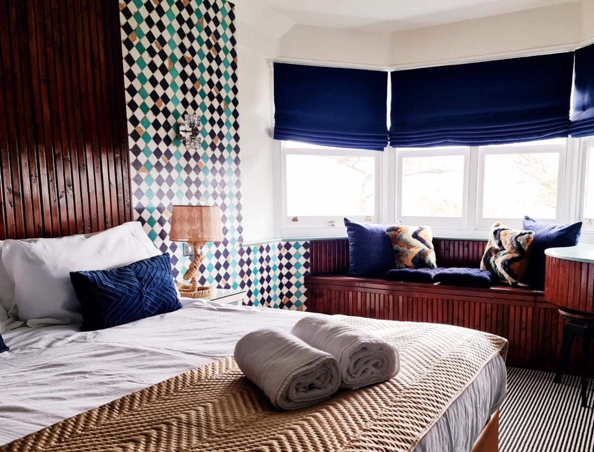 Westwell Hall Guest Accommodation, Bed & Breakfast, Luxury Rooms อิลฟราคูมบ์ ภายนอก รูปภาพ