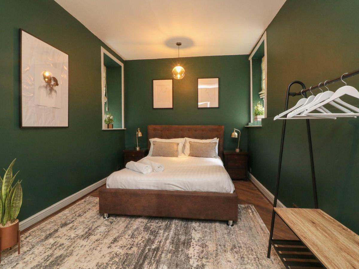 Westwell Hall Guest Accommodation, Bed & Breakfast, Luxury Rooms อิลฟราคูมบ์ ภายนอก รูปภาพ